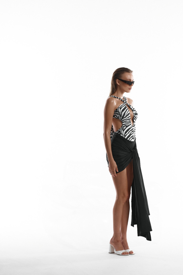 Beach skirt with underpants black