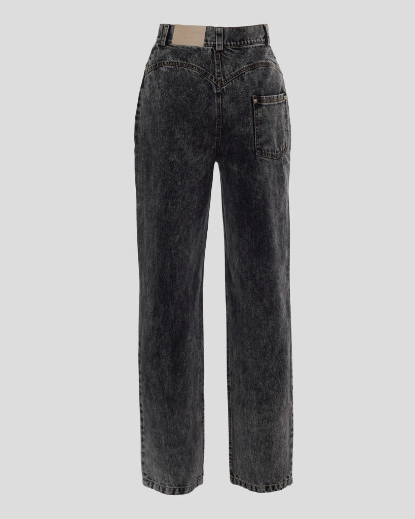Jeans with front cutouts