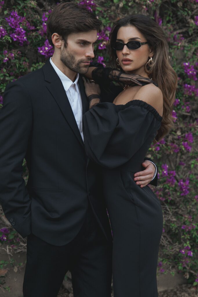 Black dress with voluminous sleeves