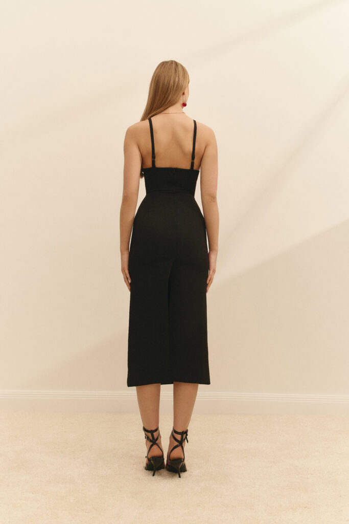 Sunya-case with lace is black