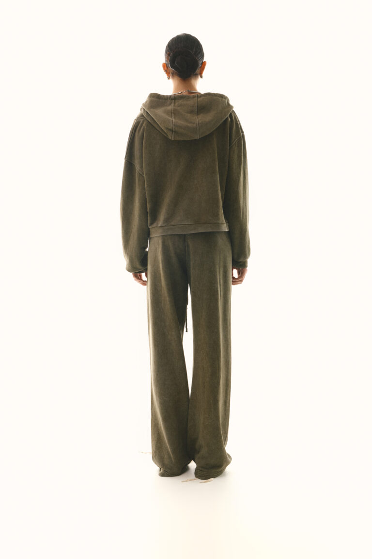 Boiled olive sports suit