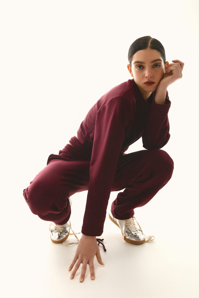 Sweater with a knot
