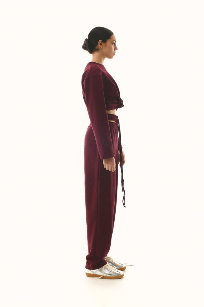 Sweater with a knot