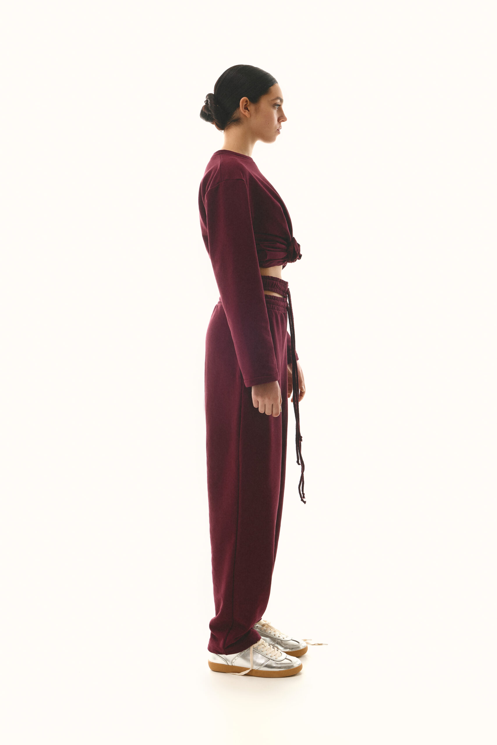 Sweater with a knot