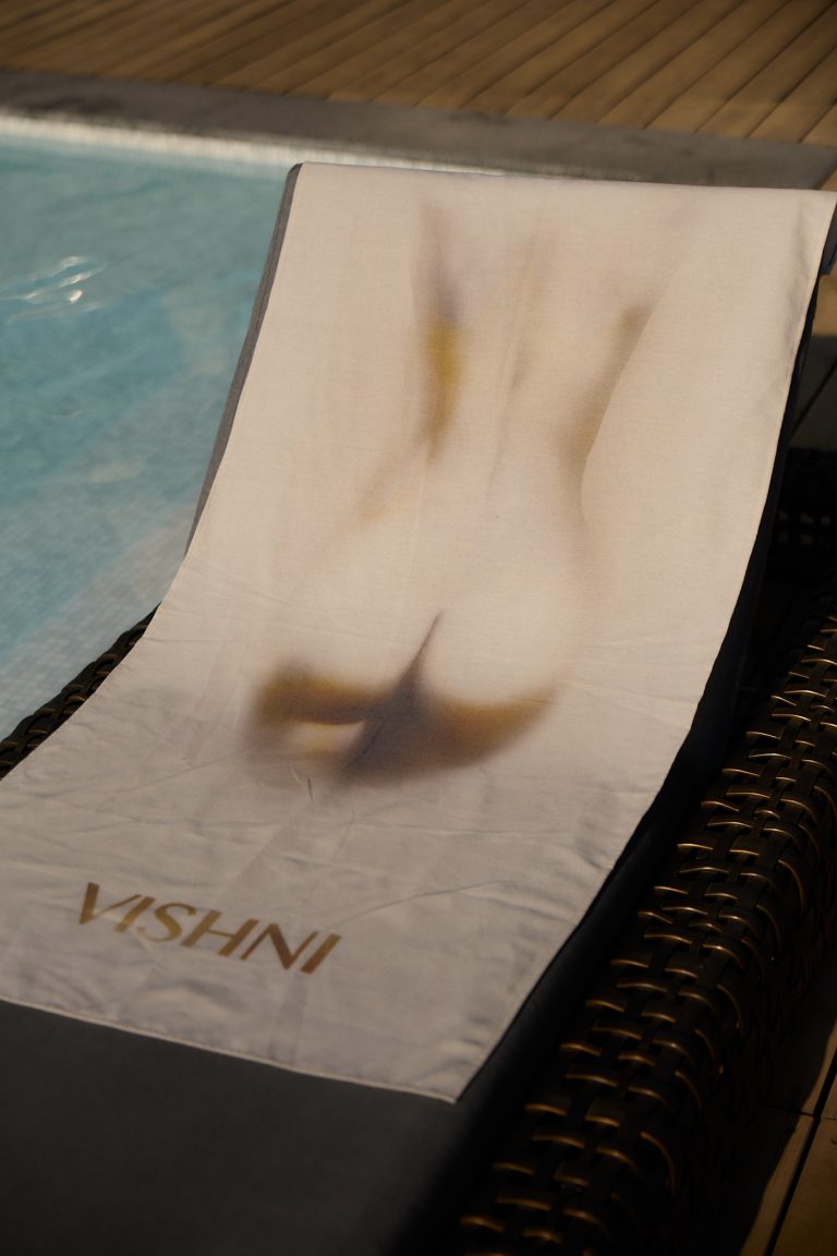 Beach Towel Made of Dense Linen with a Female Body Print