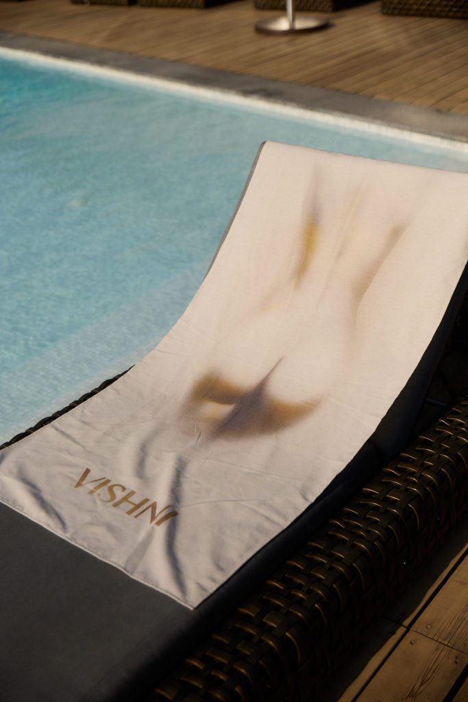 Beach Towel Made of Dense Linen with a Female Body Print
