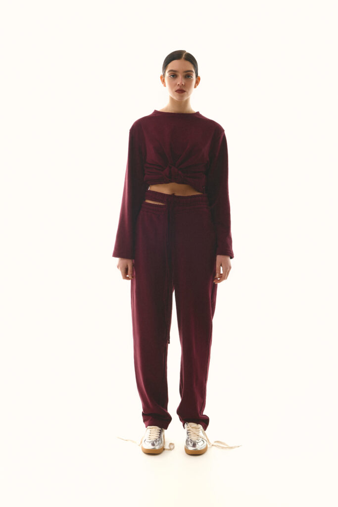 Sweater with a knot