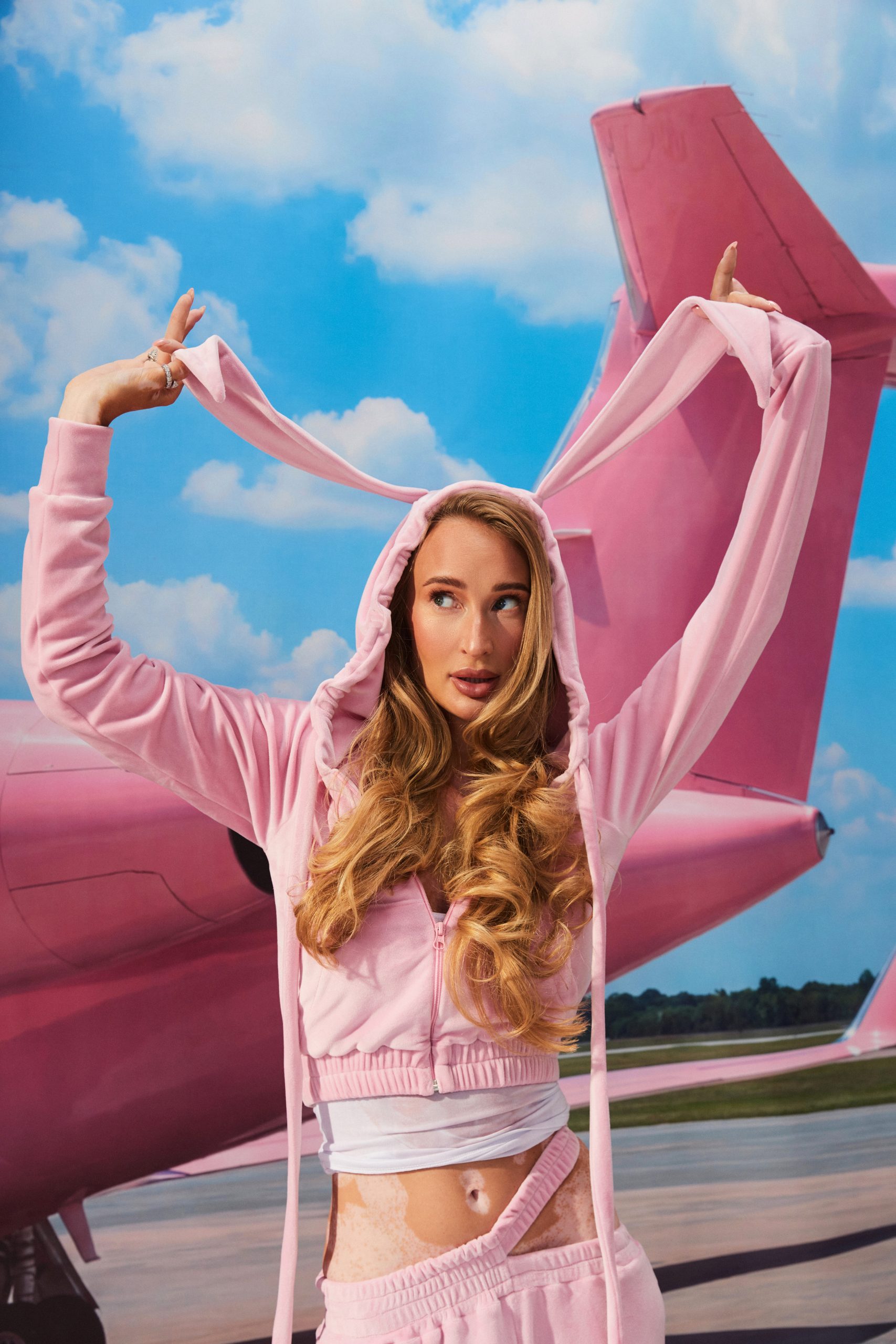 Glamorous suit with pink pants