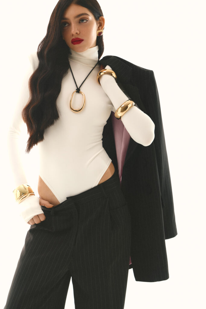 Basic white body with long sleeves
